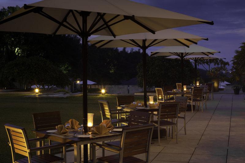 เดอะ เซราย ชอคมากูลาร์ Hotel จิกมากาลูร์ ร้านอาหาร รูปภาพ